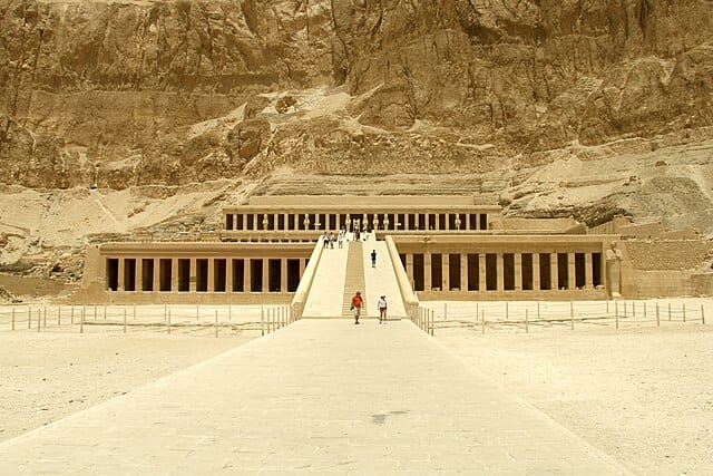 alt="Cairo & Nile Cruise Tour - Temple of Hatshepsut in Luxor, Egypt"> alt="5-Day Egypt Tour: Cairo & Nile Cruise from Aswan to Luxor - Temple of Hatshepsut in Luxor, Egypt">